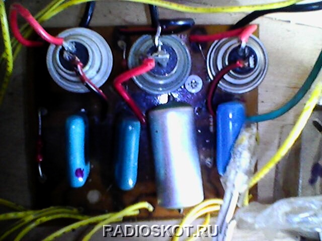 ЦВЕТОМУЗЫКА НА ТИРИСТОРАХ ДЛЯ НАЧИНАЮЩИХ