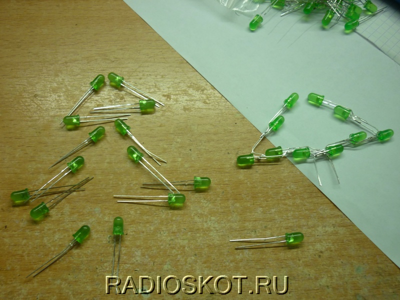 много зелёных светодиодов