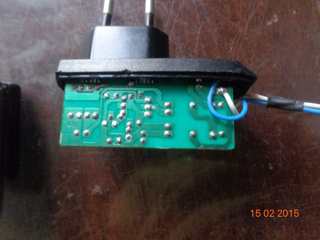 5-ти вольтовую зарядку от телефона