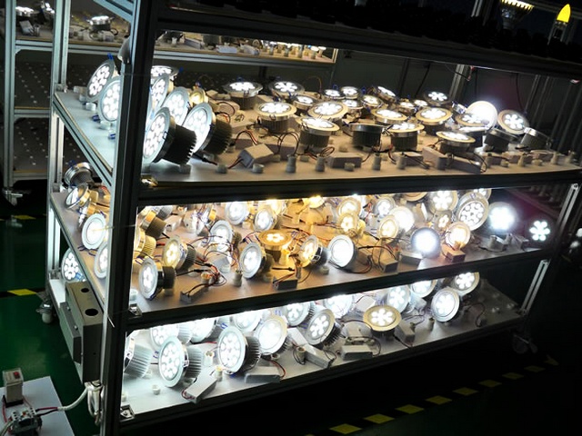 продаже светодиодных led лампа